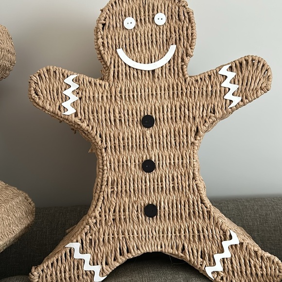 Gingerbread Wicker Baskets - Picture 4 of 16